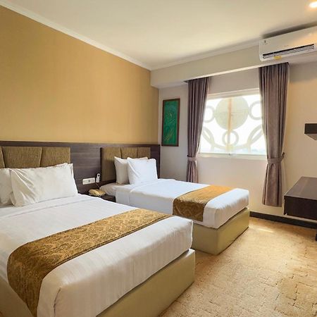 Lorin Syariah Solo Hotel מראה חיצוני תמונה