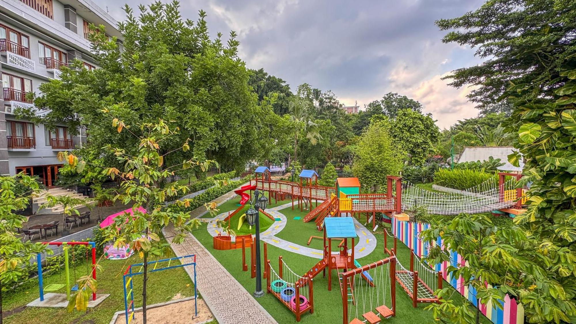 Lorin Syariah Solo Hotel מראה חיצוני תמונה