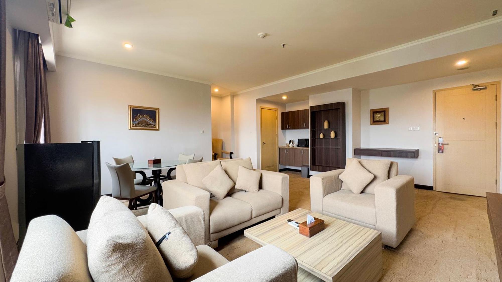 Lorin Syariah Solo Hotel מראה חיצוני תמונה