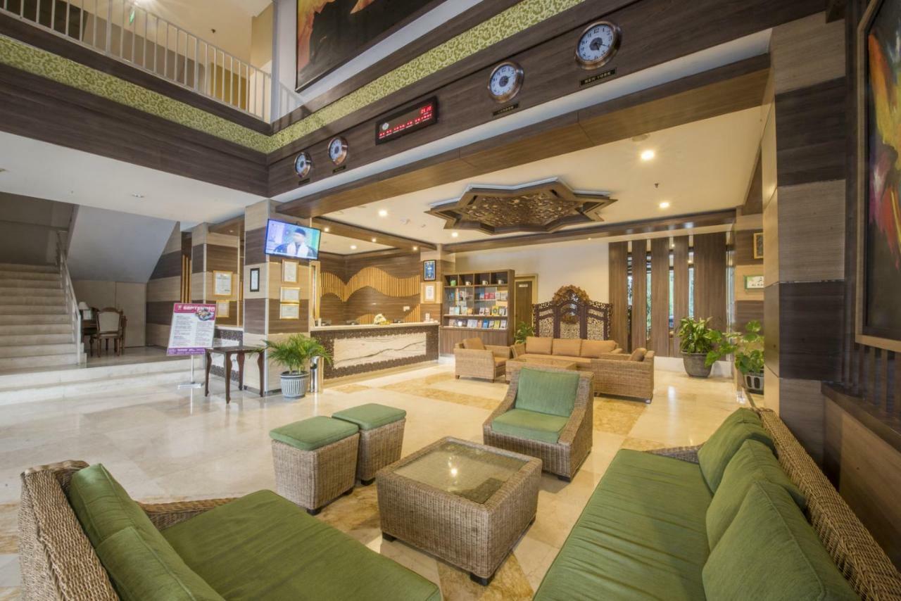 Lorin Syariah Solo Hotel מראה חיצוני תמונה